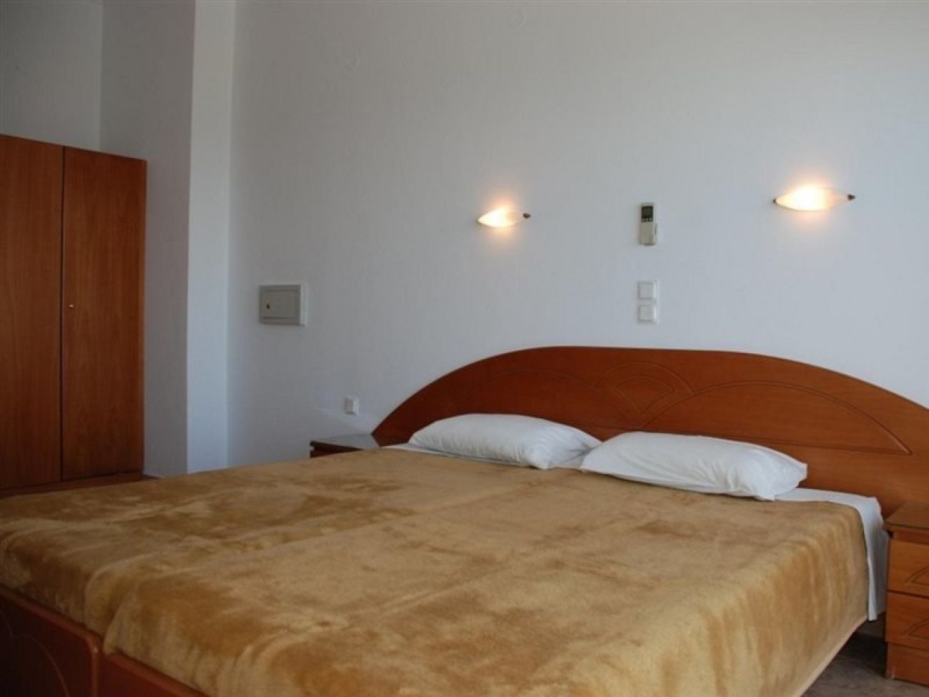 Aloha Hotel 3*
