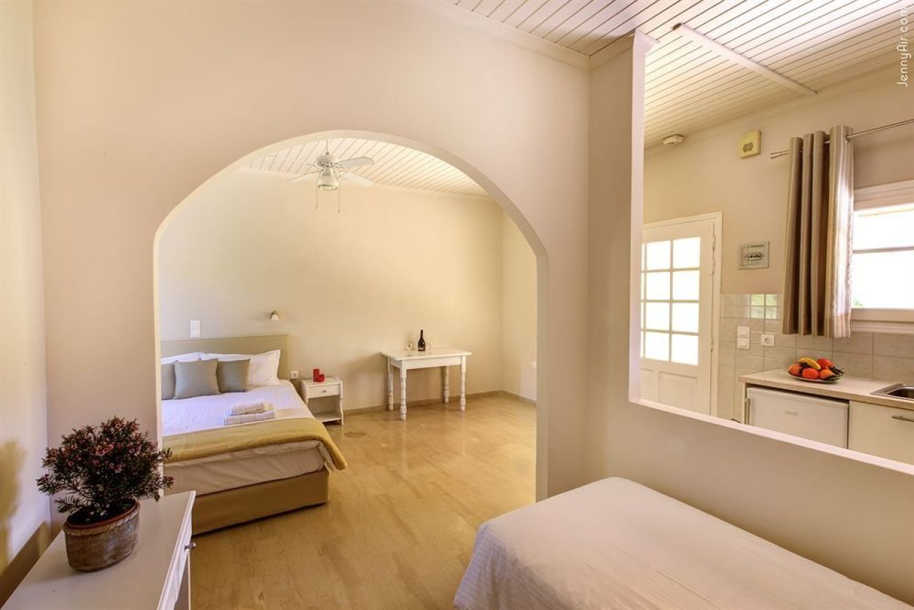 Paradise Village 3*