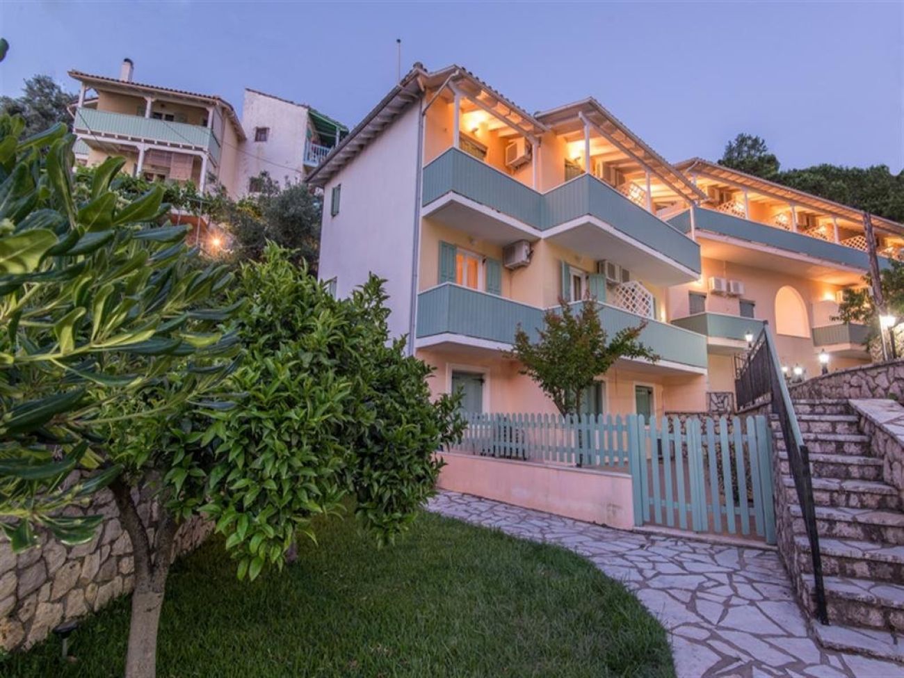 Olive Tree Hotel 2*