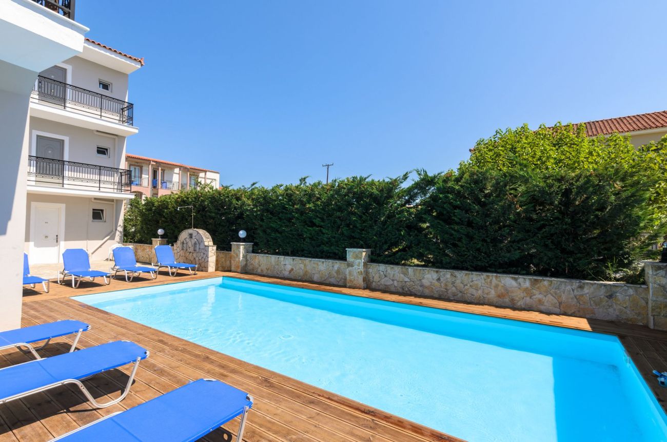 Karras Livin Zakynthos