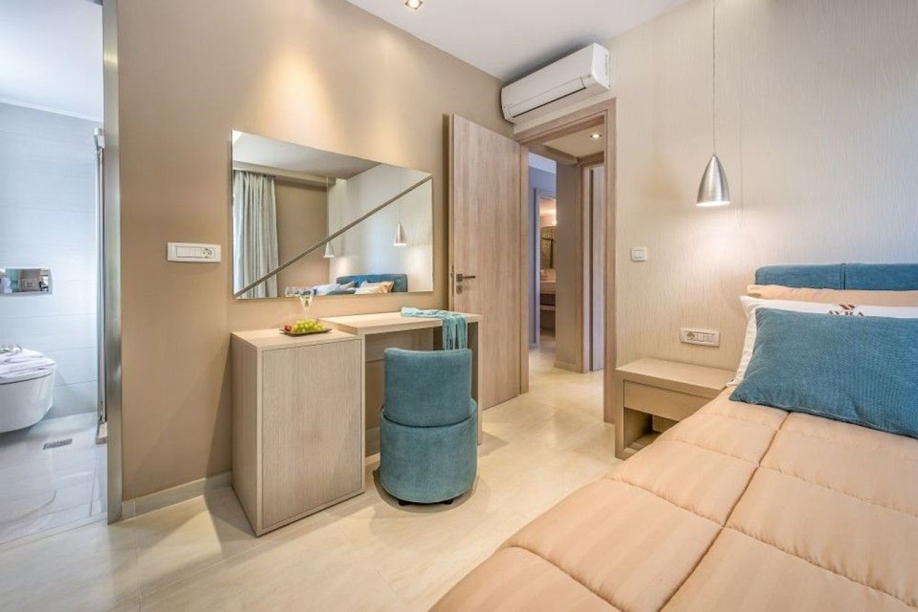 Avra Villa 5*