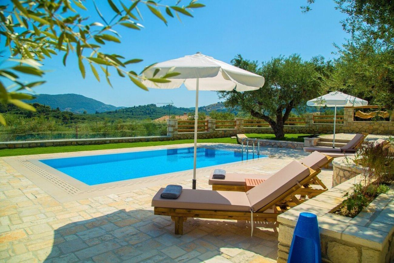 VILLA VAKIS 3*