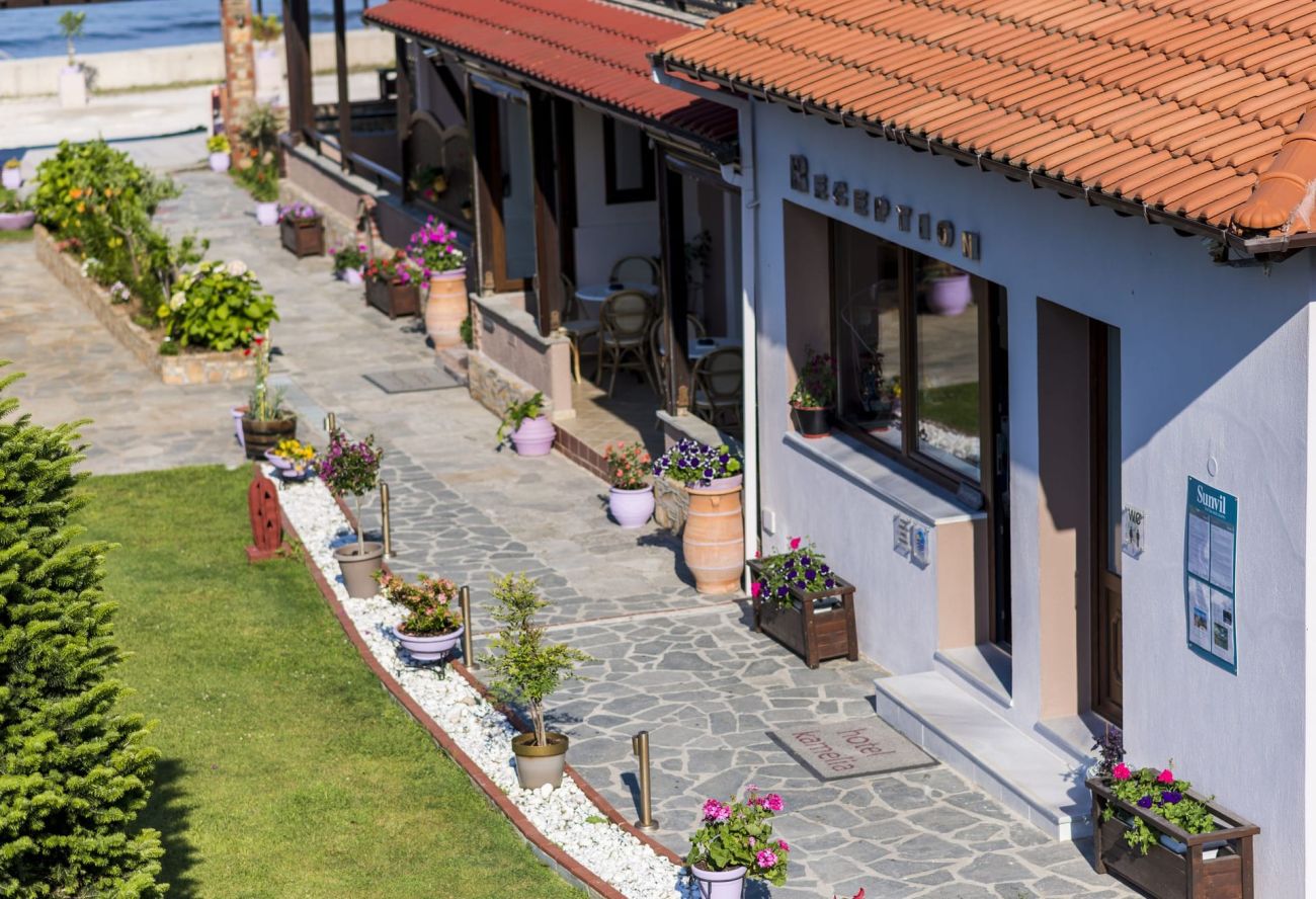 Kamelia & Semeli Hotel 2*