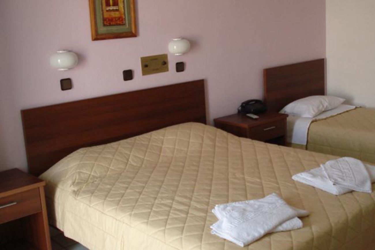 Chrisa Hotel 2*