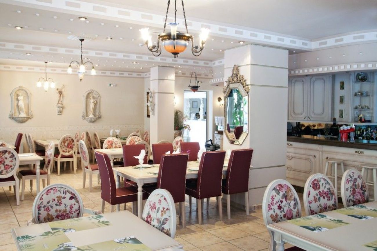 Parthenon Art Hotel 3*
