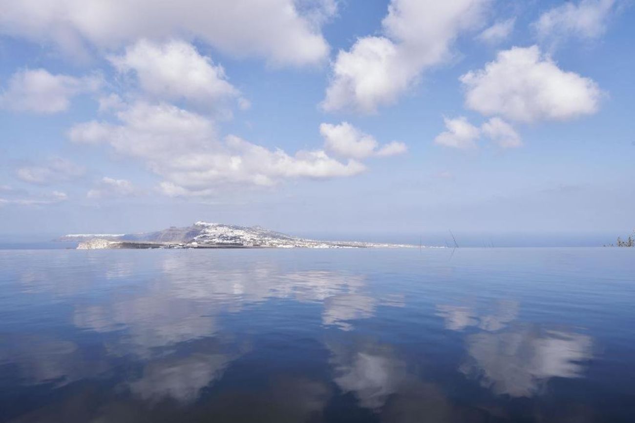 Apikia Santorini