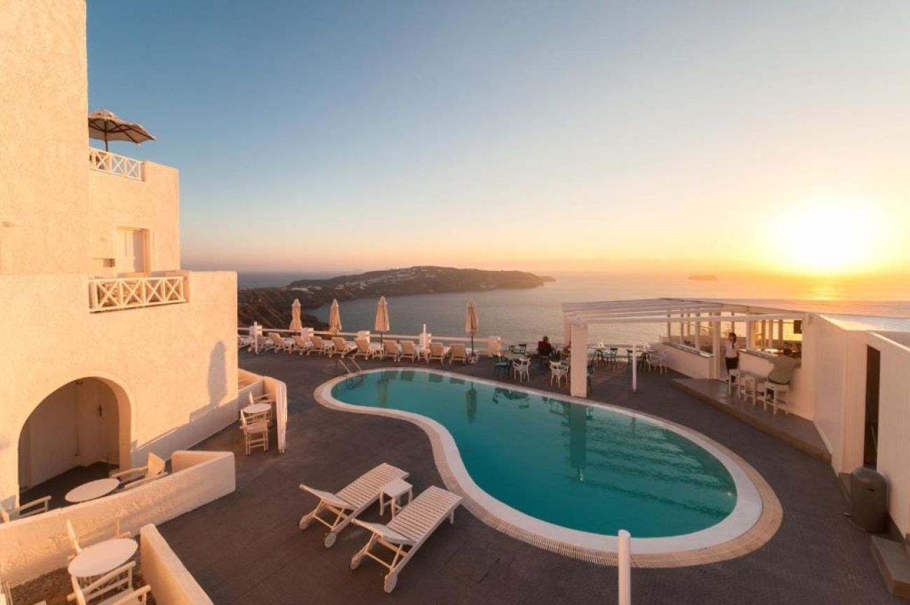 Artemis Suites Santorini 3*