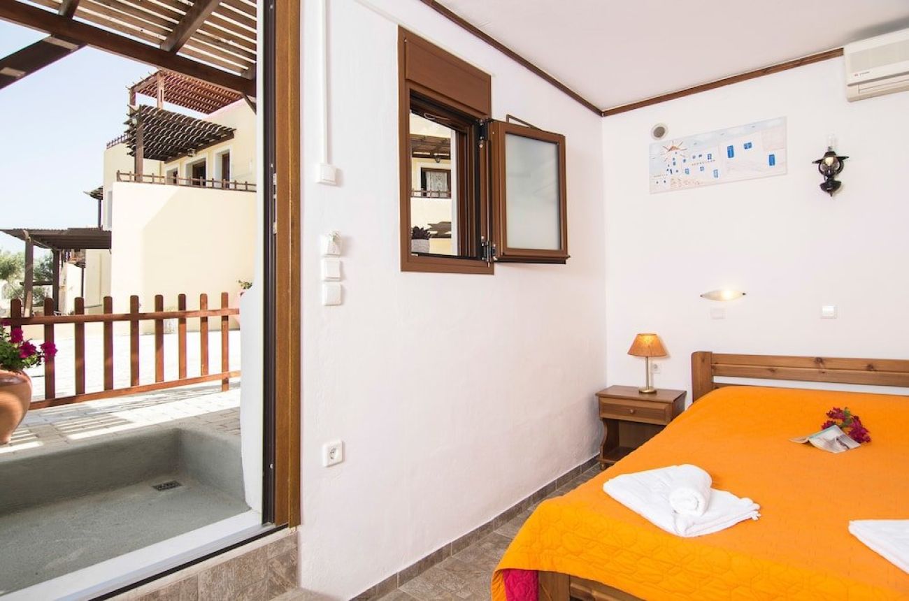 Smaragdi Hotel 3*