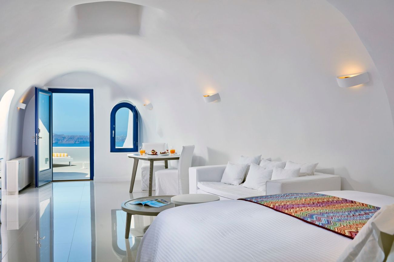 Katikies Chromata Santorini - The Leading Hotels of the World 5*