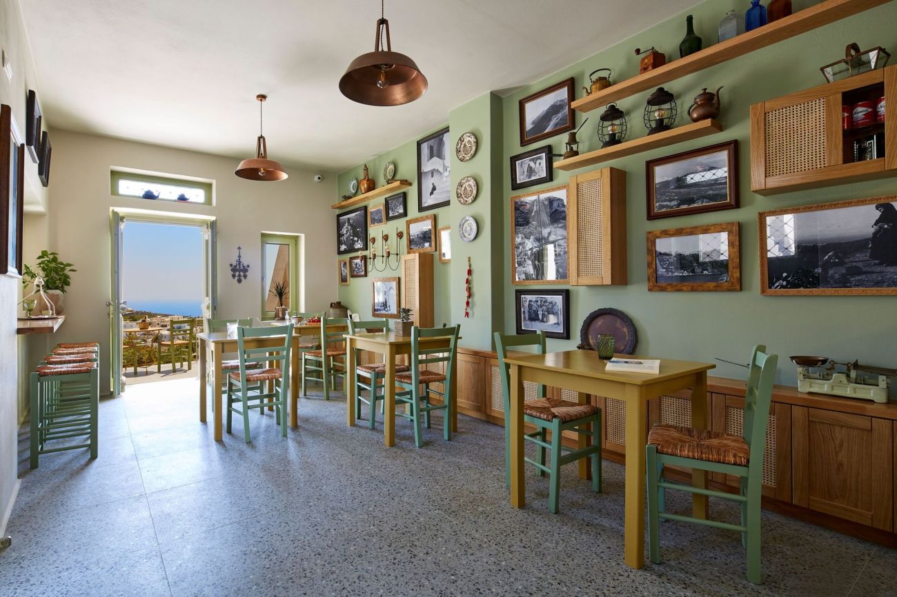 Aeon Suites Santorini 4*