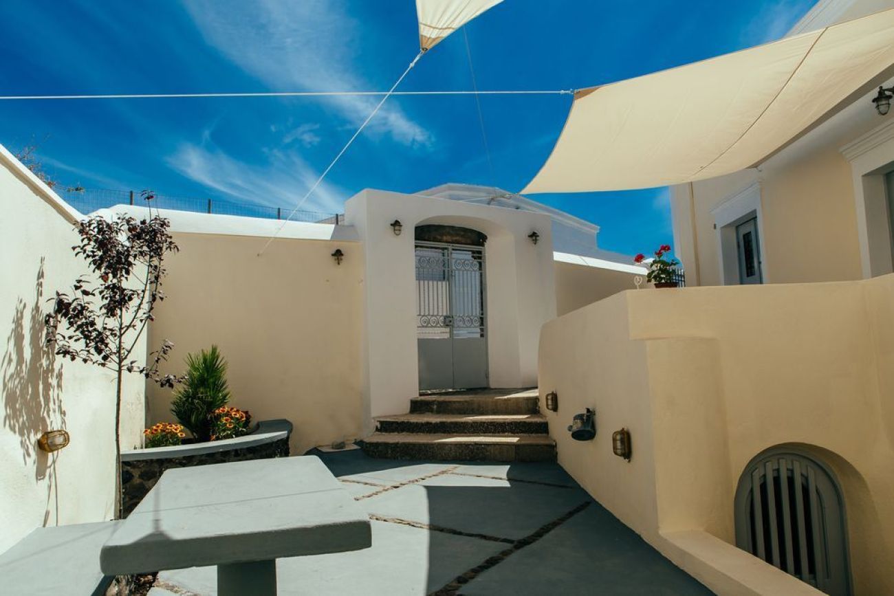 Day One Fira Mansion
