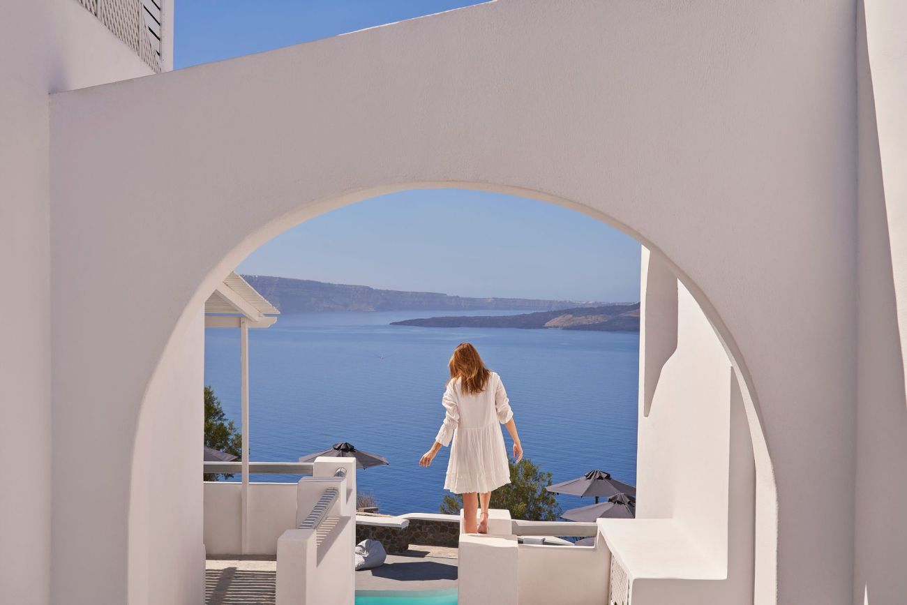Mr. & Mrs. White Santorini 4*