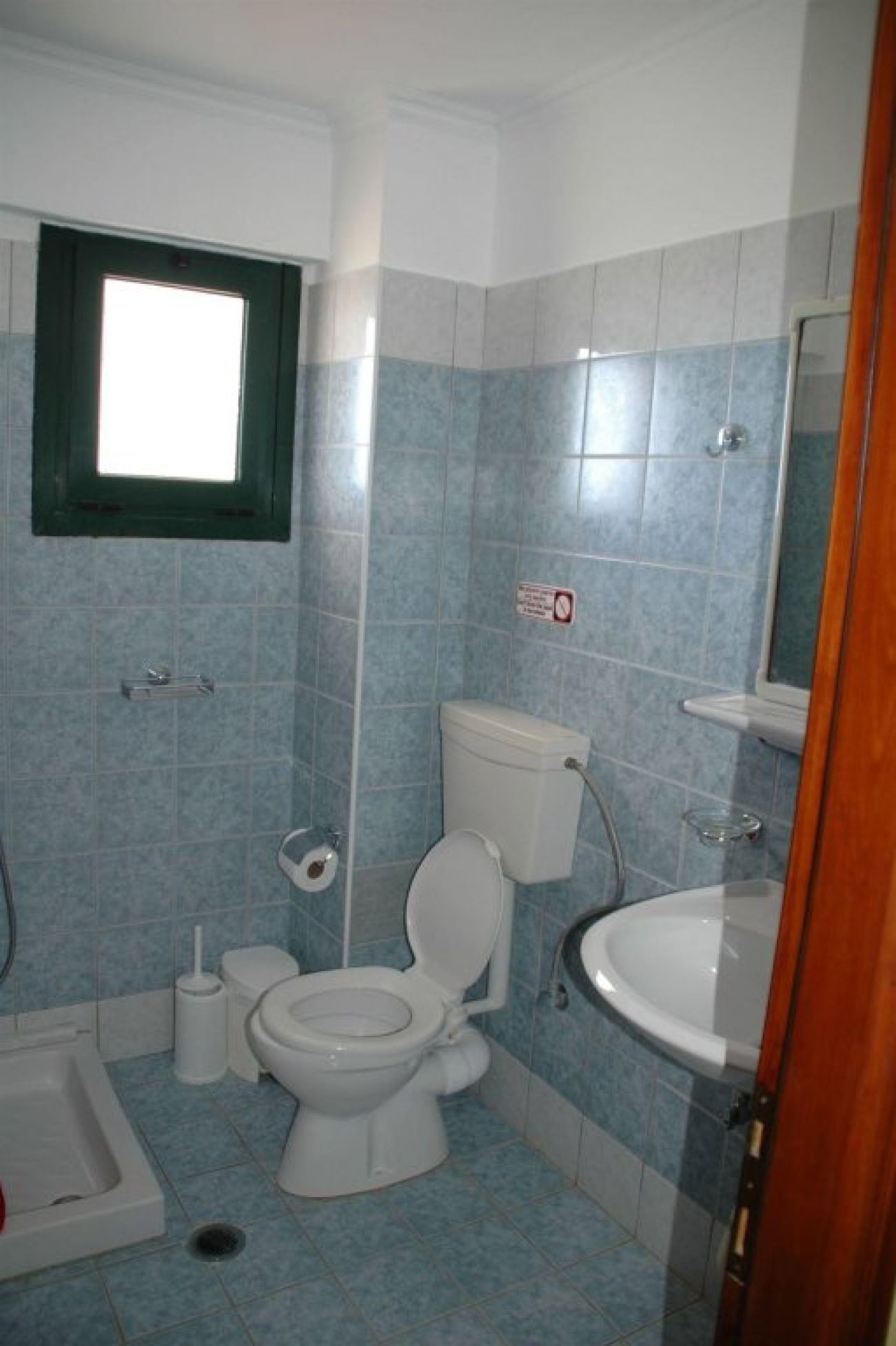 Anna Studios 2*