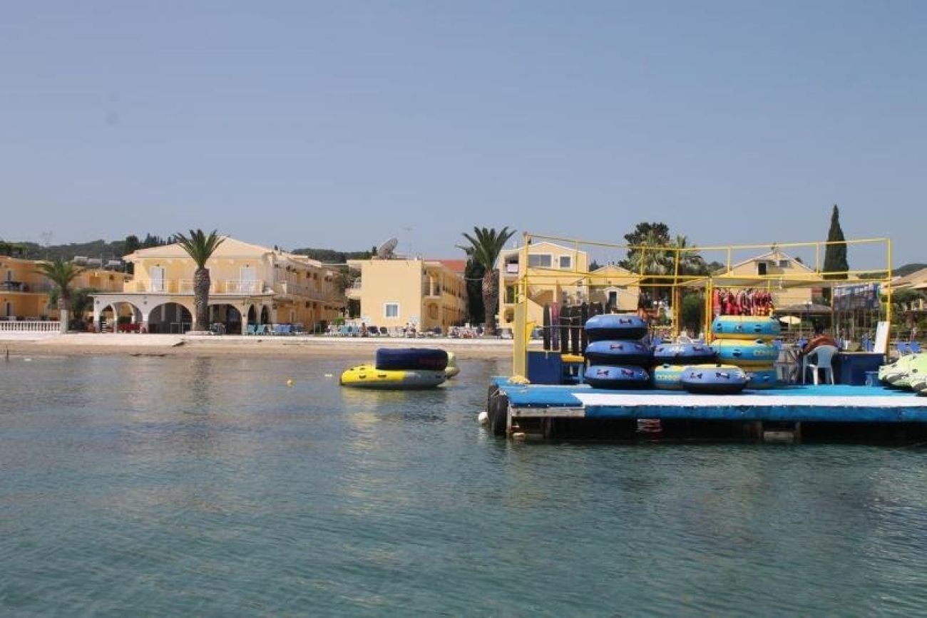 Lemon Grove Hotel And Studios 2*