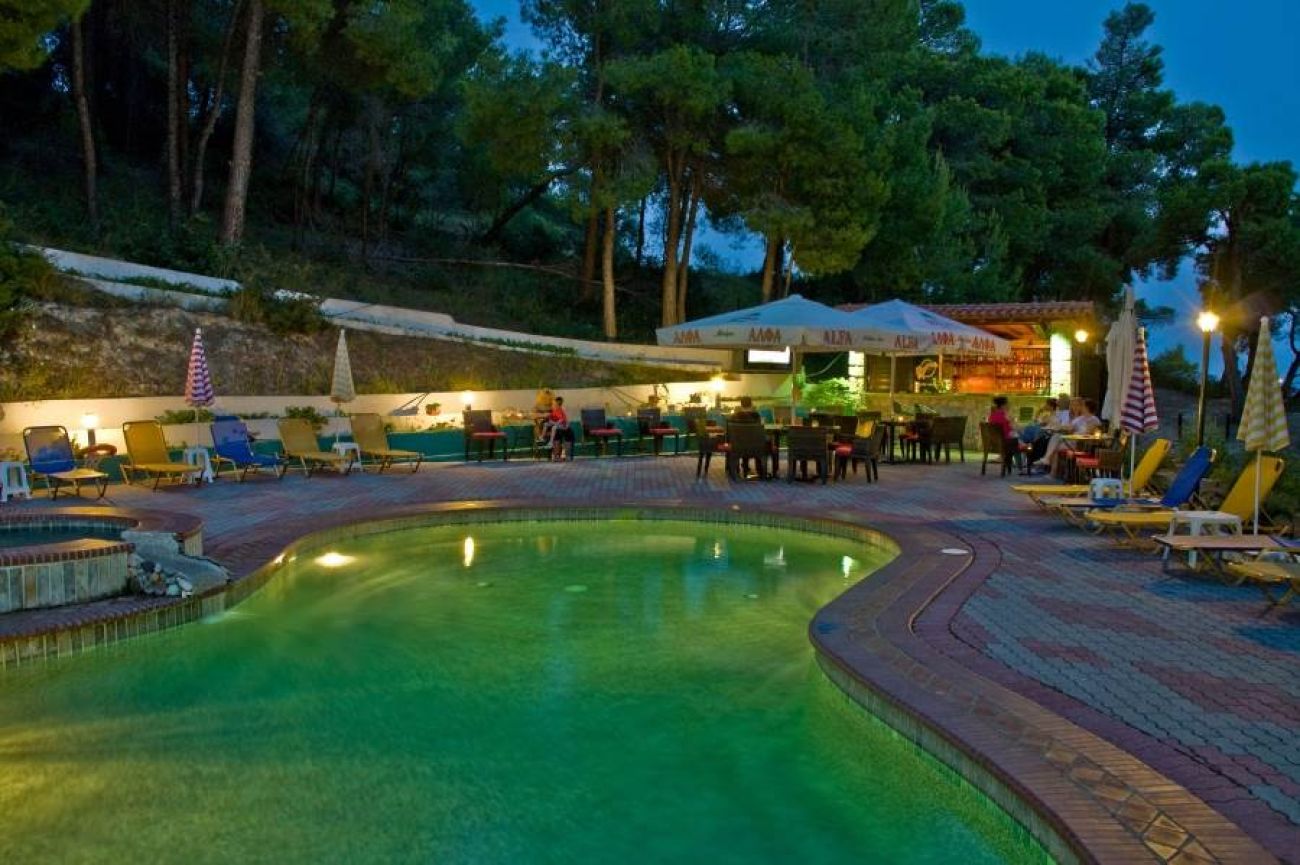 Dryades Hotel 3*