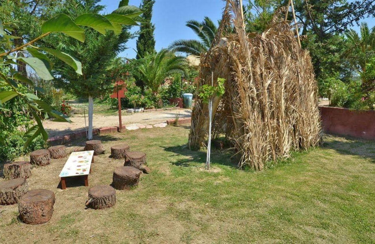 Traditional Villas Therianos 3*
