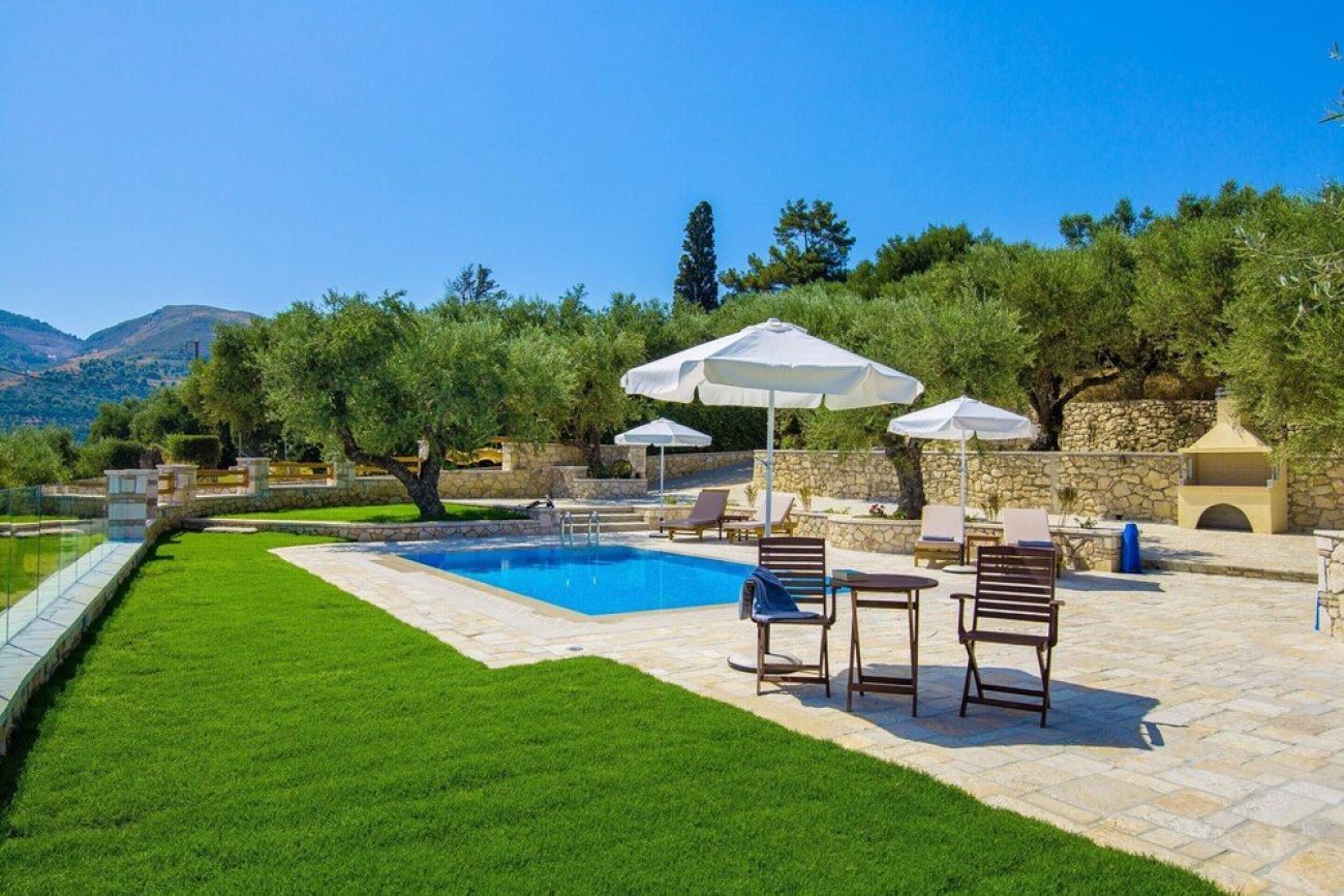 VILLA VAKIS 3*