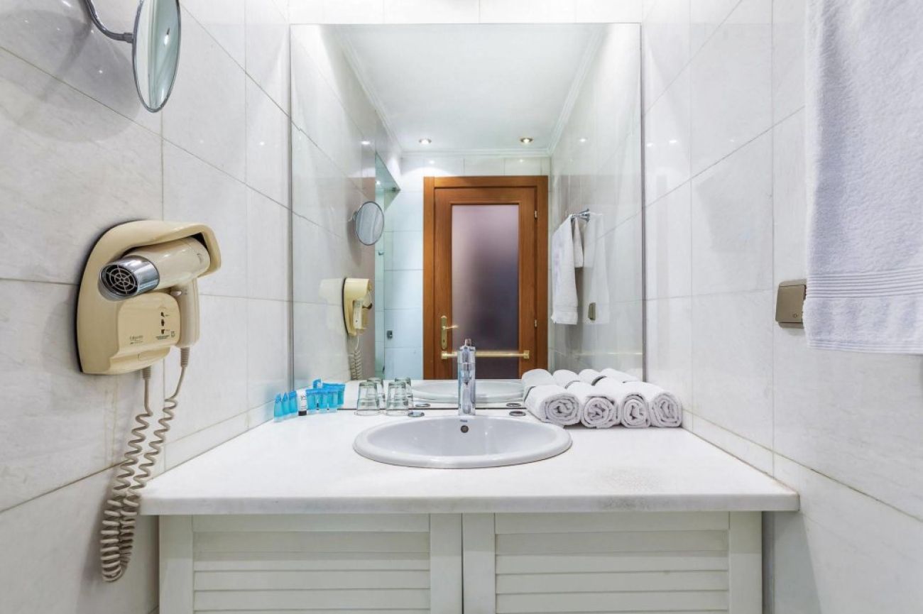 Minerva Premier Hotel 4*