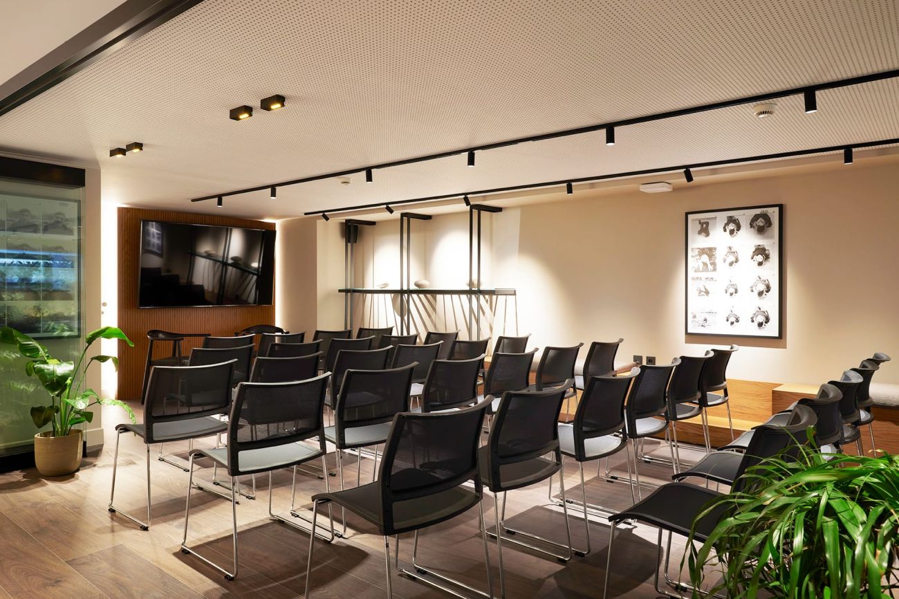 Teight Hotel Thessaloniki 4*