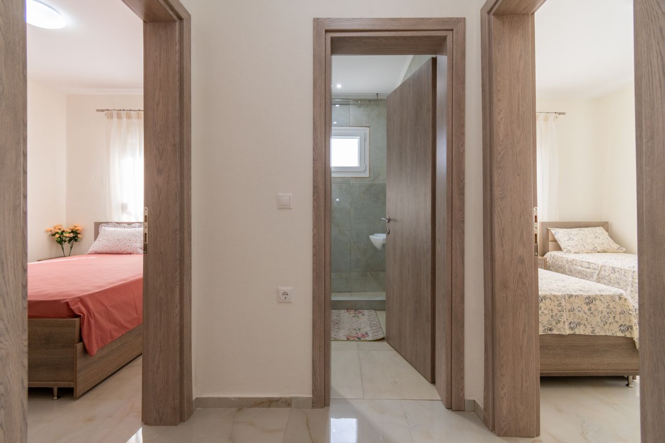 Paradise House 2*