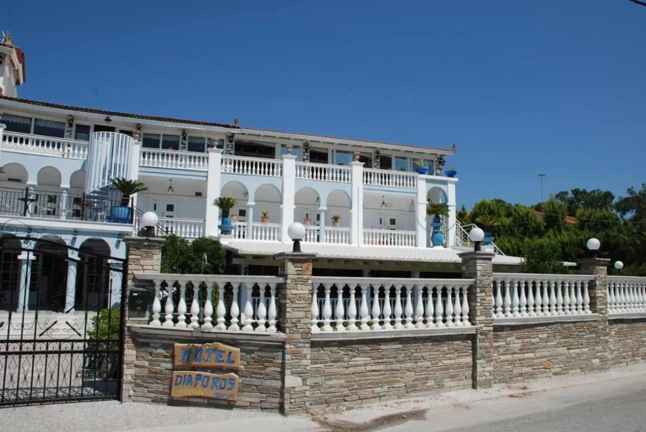 Diaporos Hotel 3*