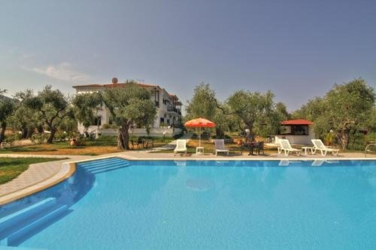 Nefeli Hotel 3*