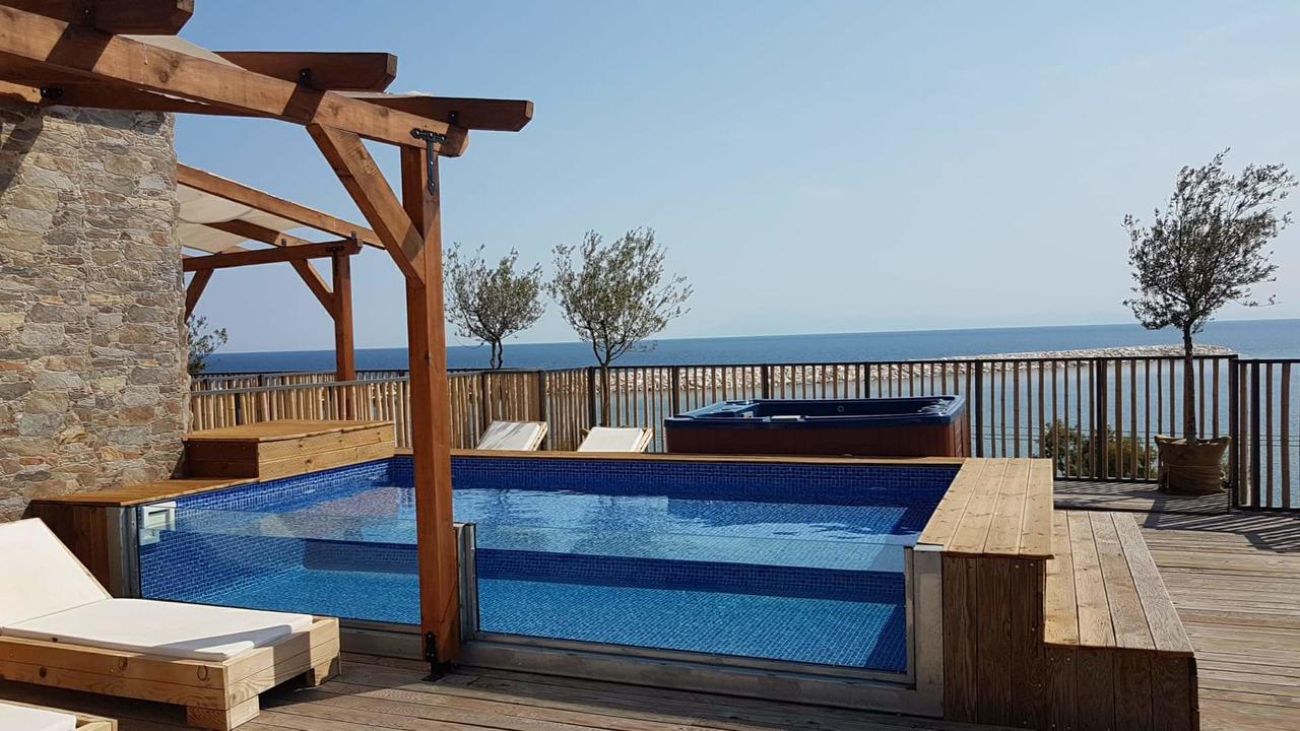 Menel The Tree House Hotel 2*