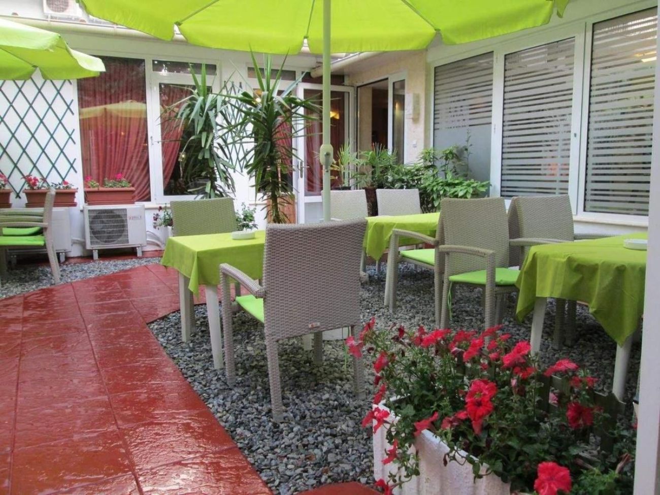Lito Hotel 2*