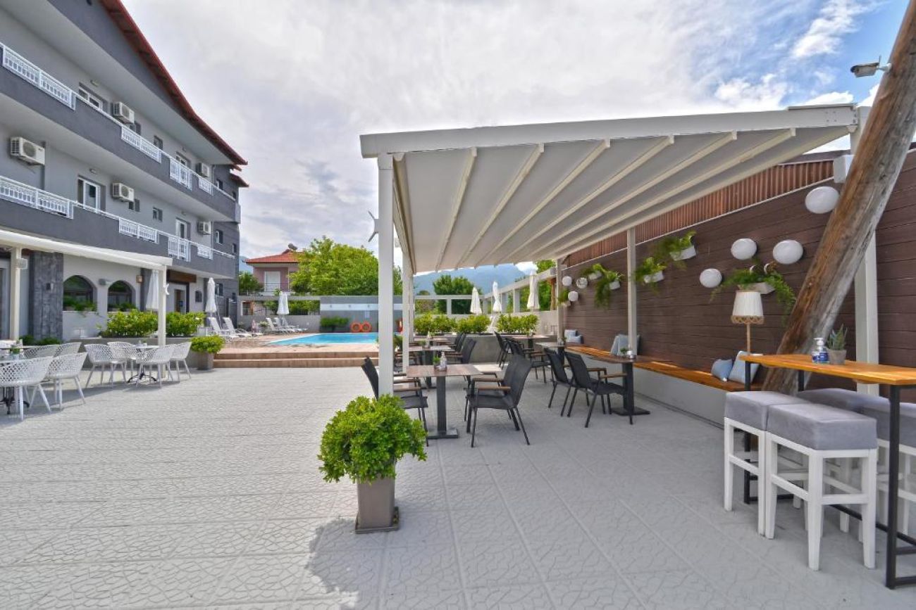 Akrothalassia Hotel 2*
