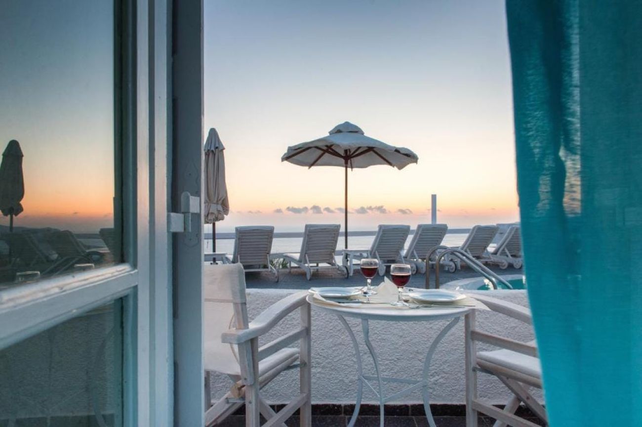 Artemis Suites Santorini 3*