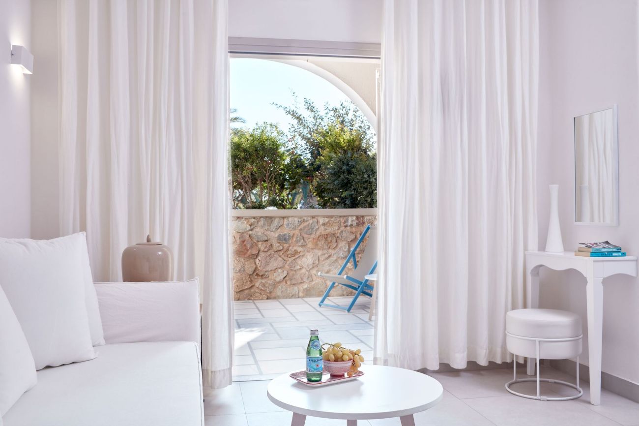 Santo Miramare Hotel Santorini 4*