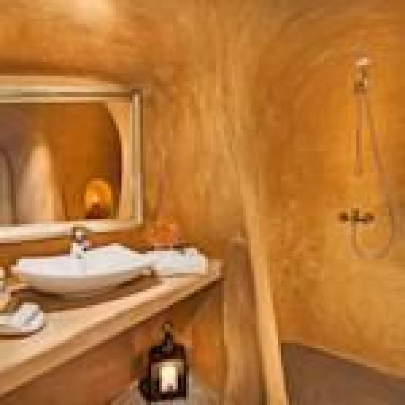 Heliophos Boutique Caves