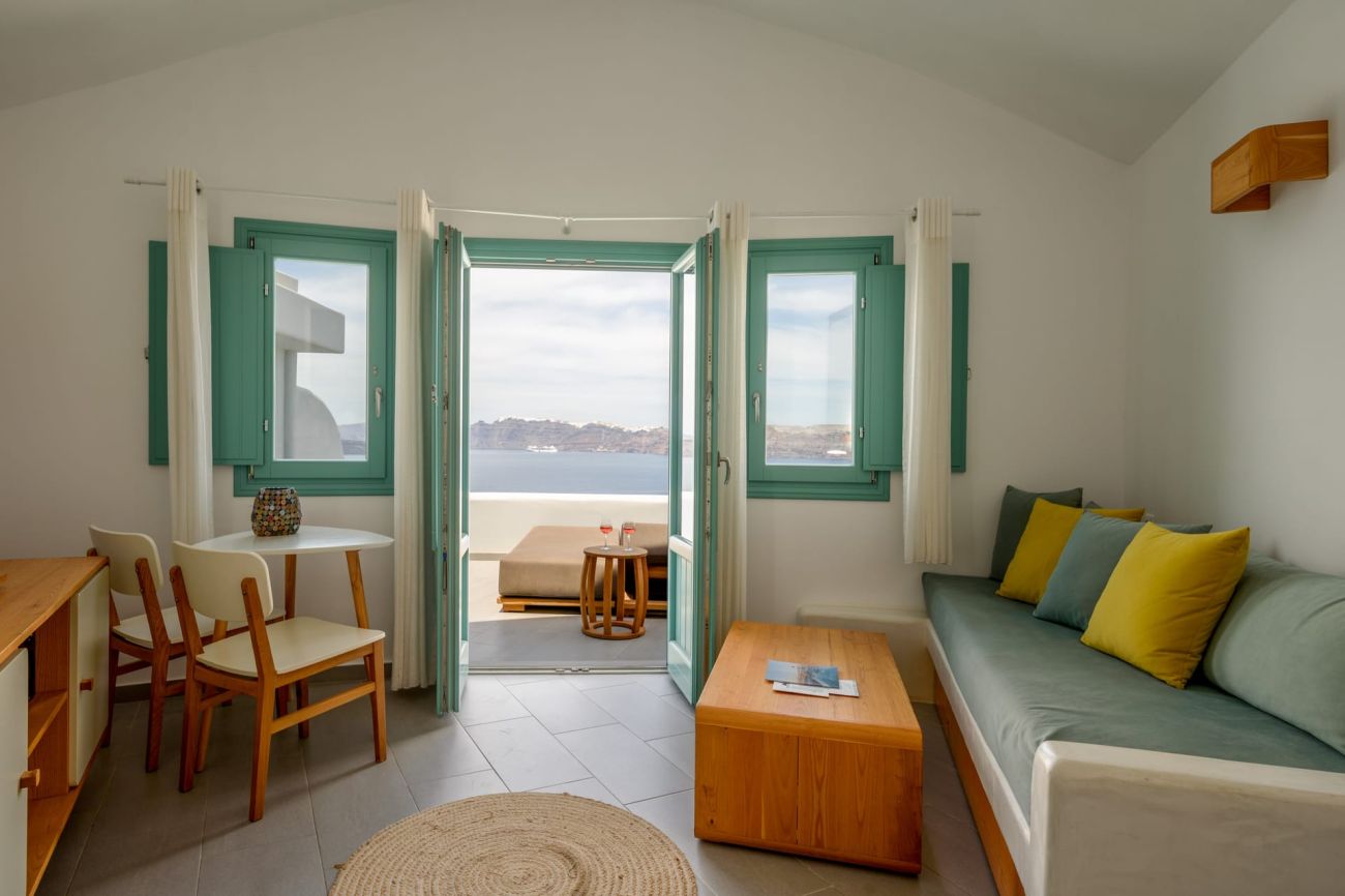 Neptune Luxury Spa Suites Santorini