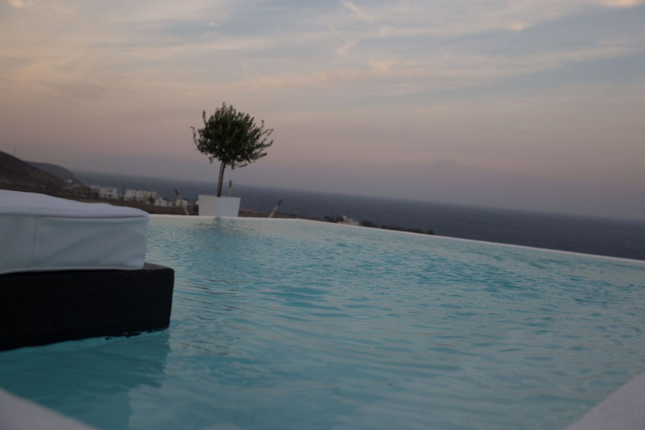 Horizon Mills Villas and Suites Santorini 5*