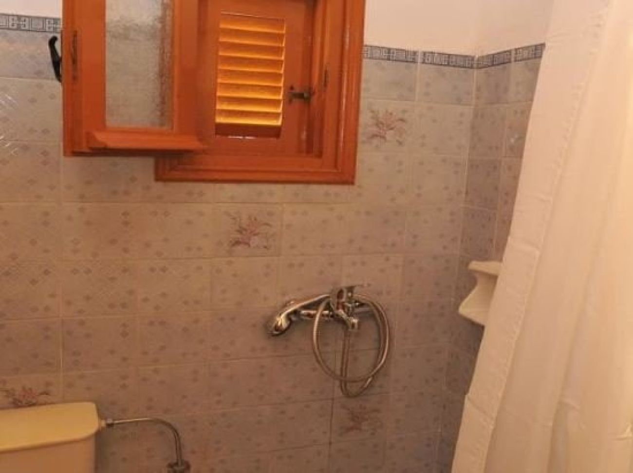 Anna Apartments