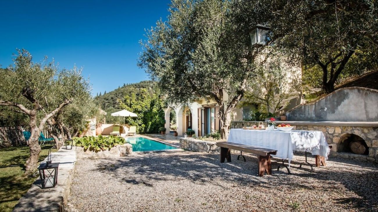Mastrogiannis Villa Dafne 3*