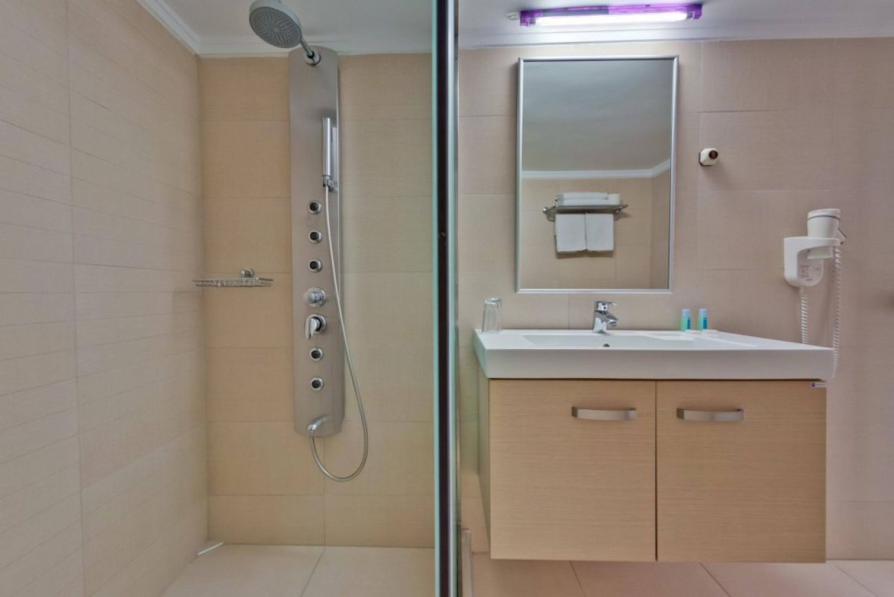 Mendi Hotel 4*