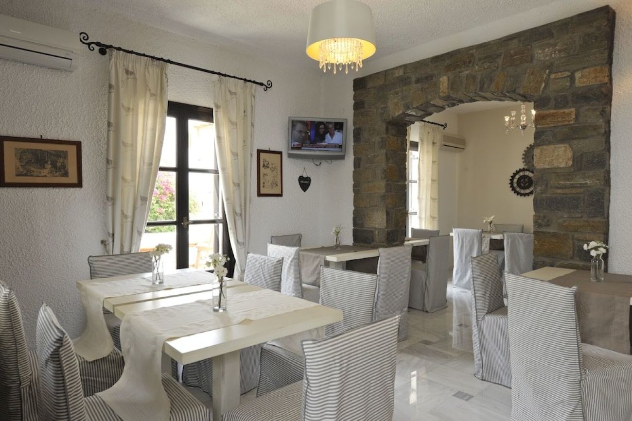 Aella Residence 3*
