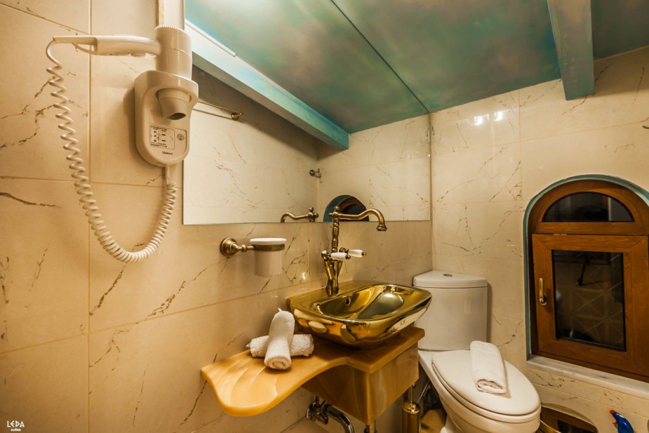 Leda Suites 3*