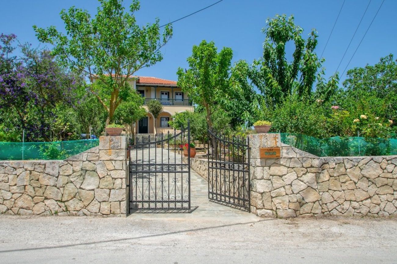Casa Tsounis 3*