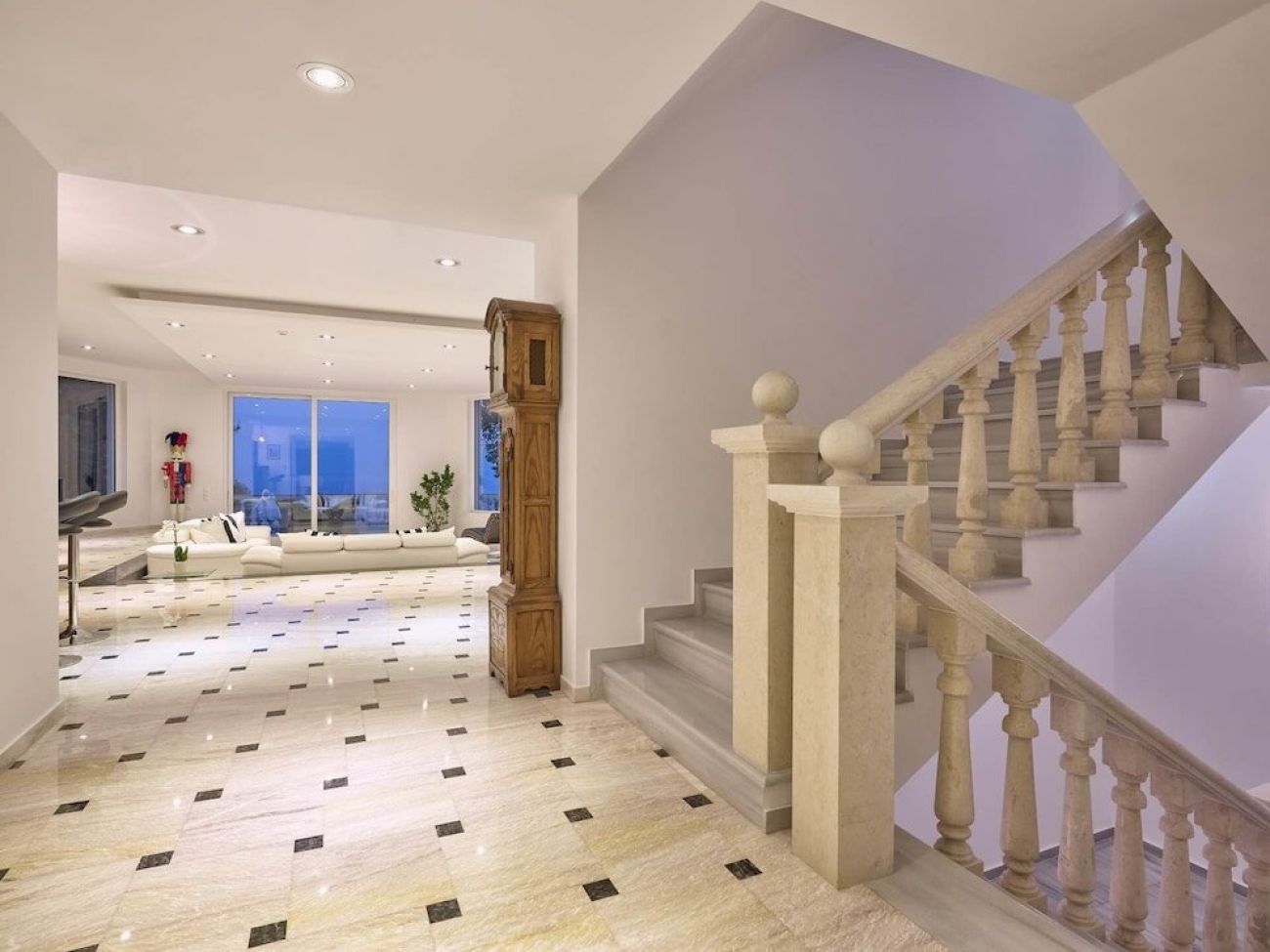 Mont Bleu Luxury Villa 5*