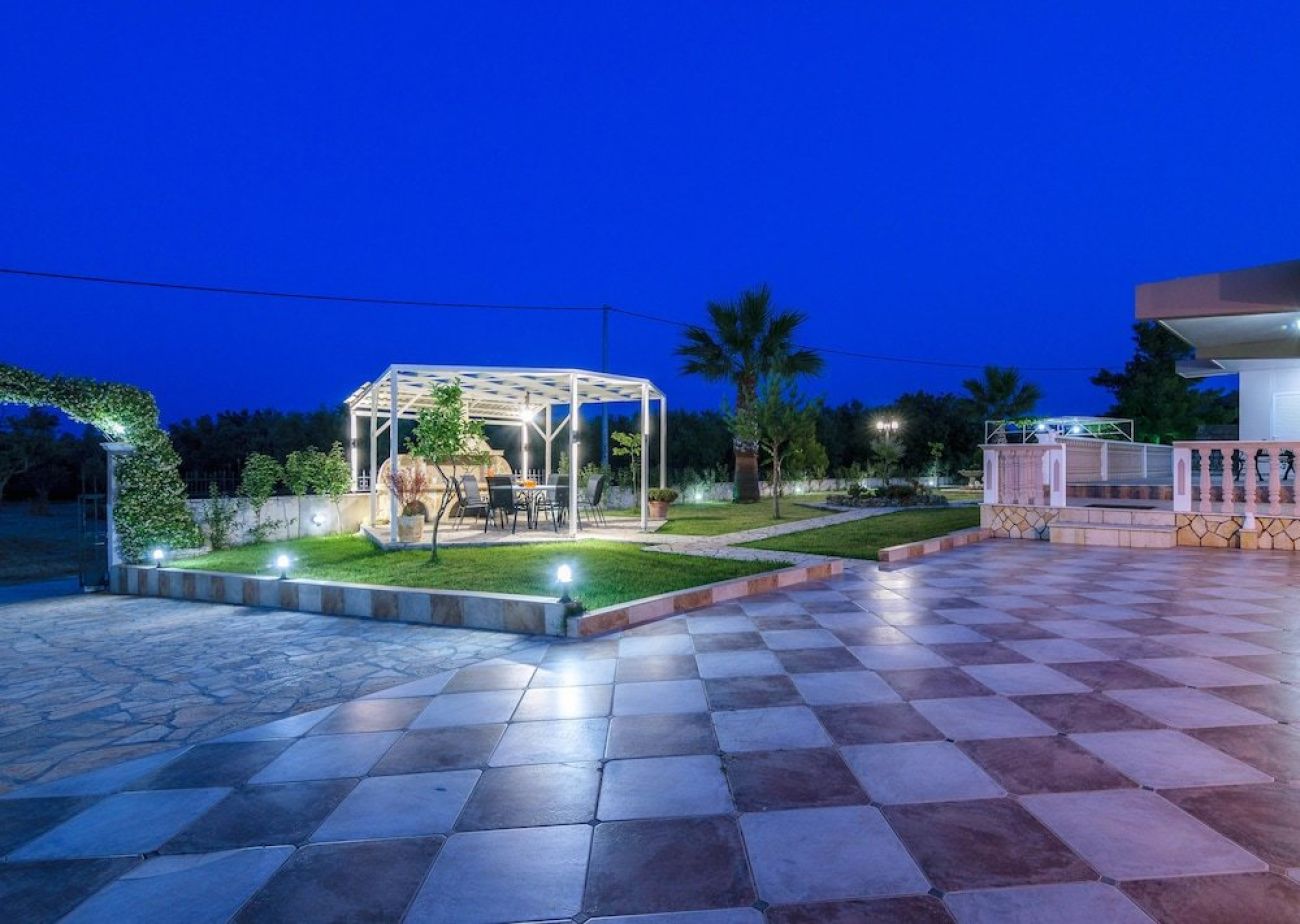Fontana Holiday Home 4*