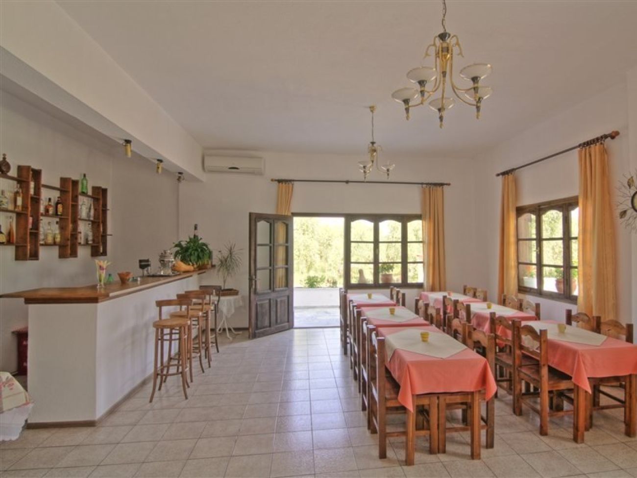 Nefeli Hotel 3*
