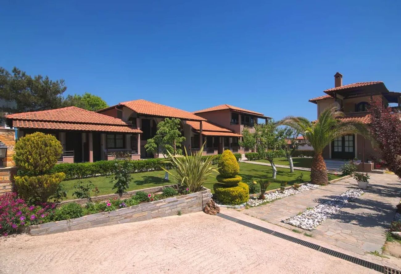 Kamelia & Semeli Hotel 2*