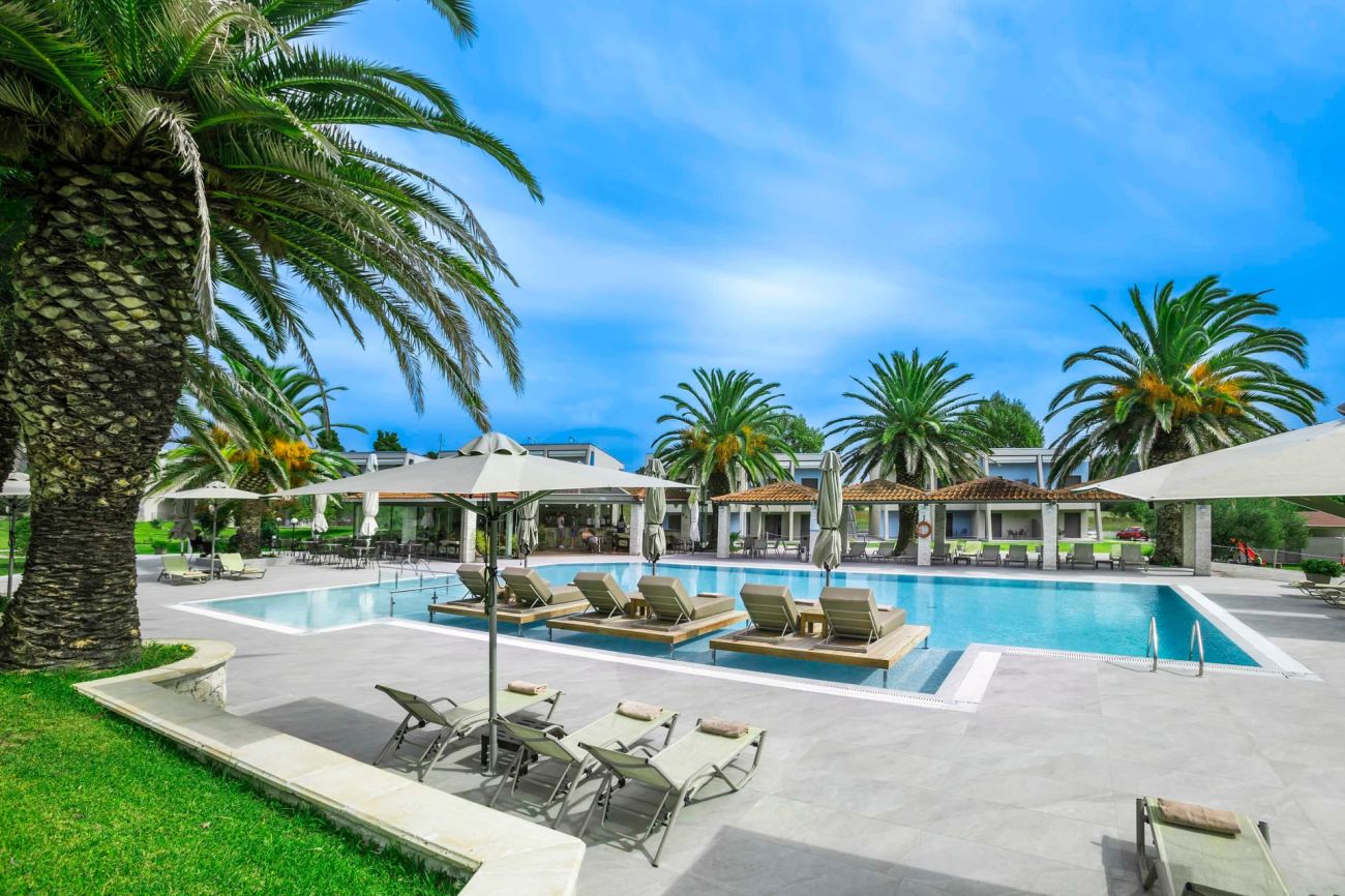 Iris Hotel 3*