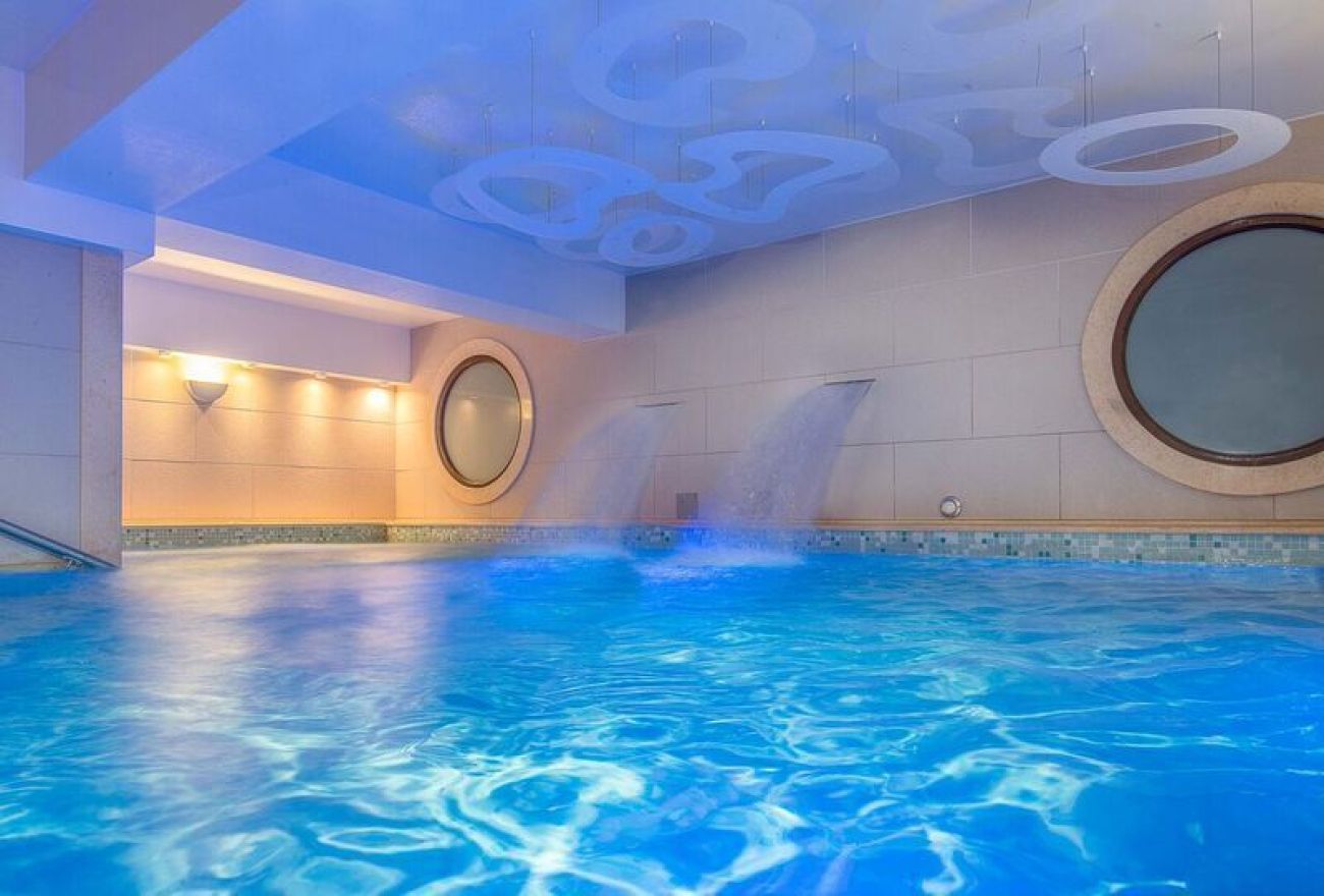 Cosmopolitan Hotel & Spa 4*