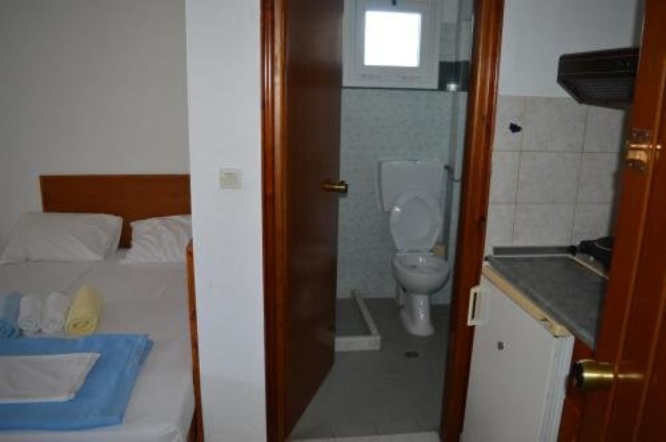 Galanis Studios And Apartments
