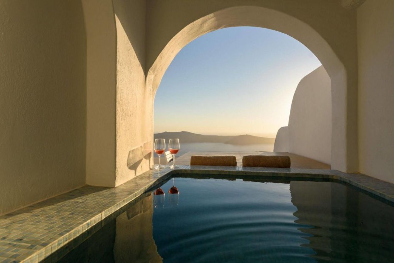 Abyssanto Suites & Spa 4*