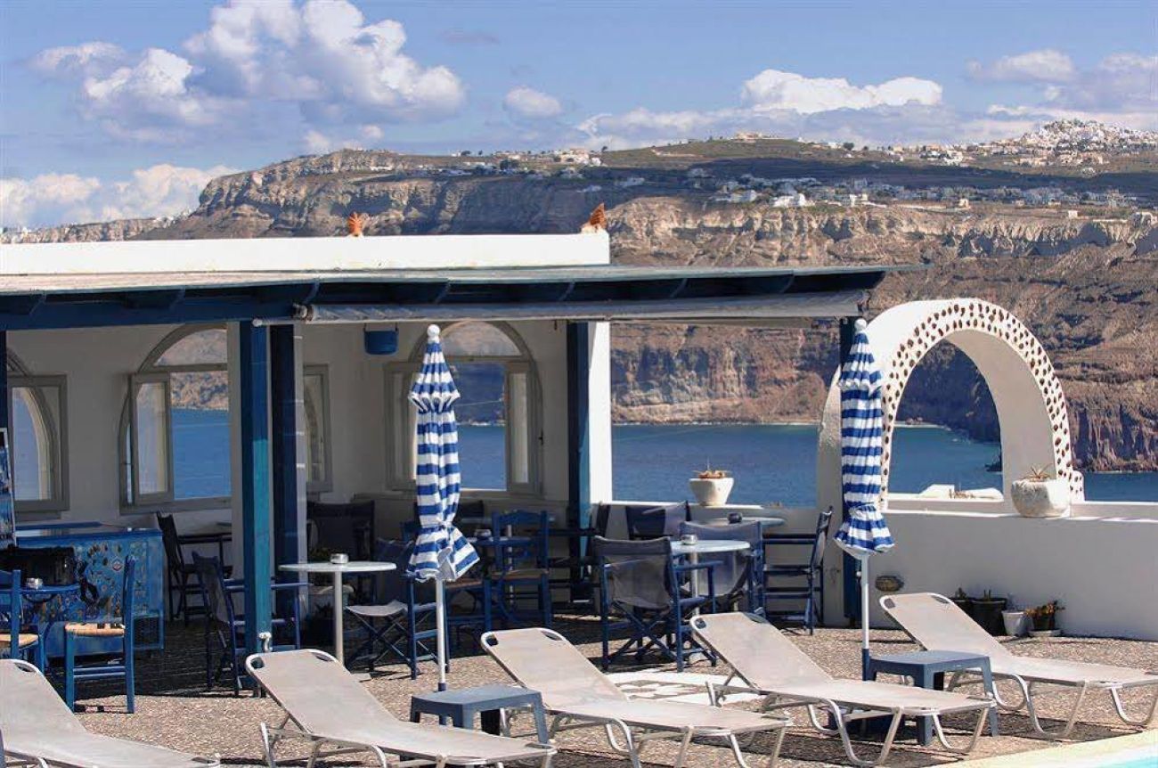Thira's Dolphin 3*
