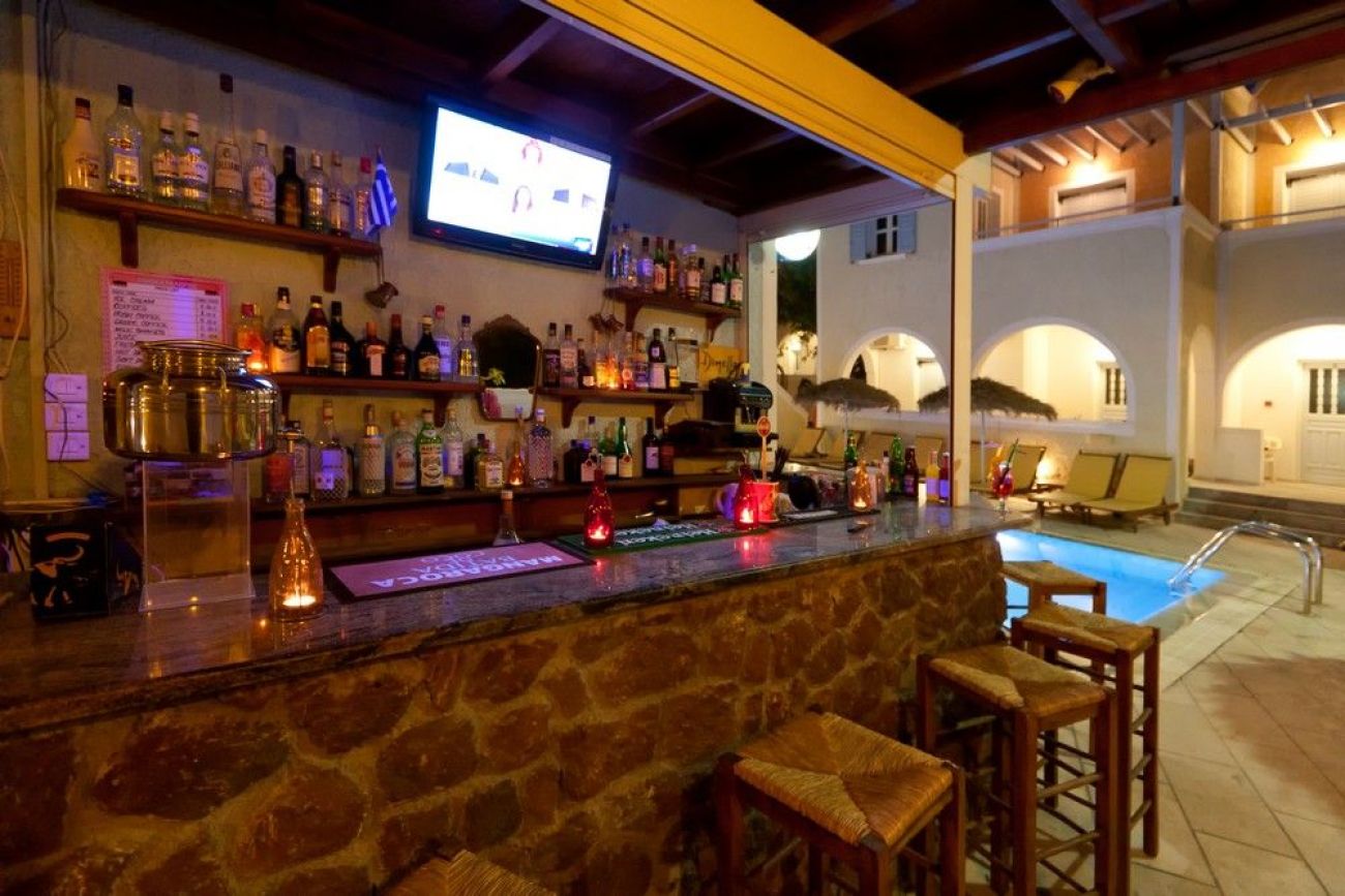 Sellada Apartments Santorini 3*